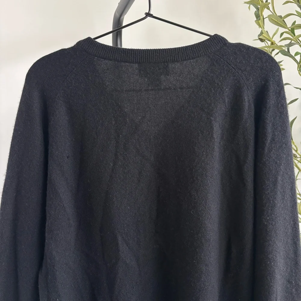 • [Club Room] Cashmere Sweater •